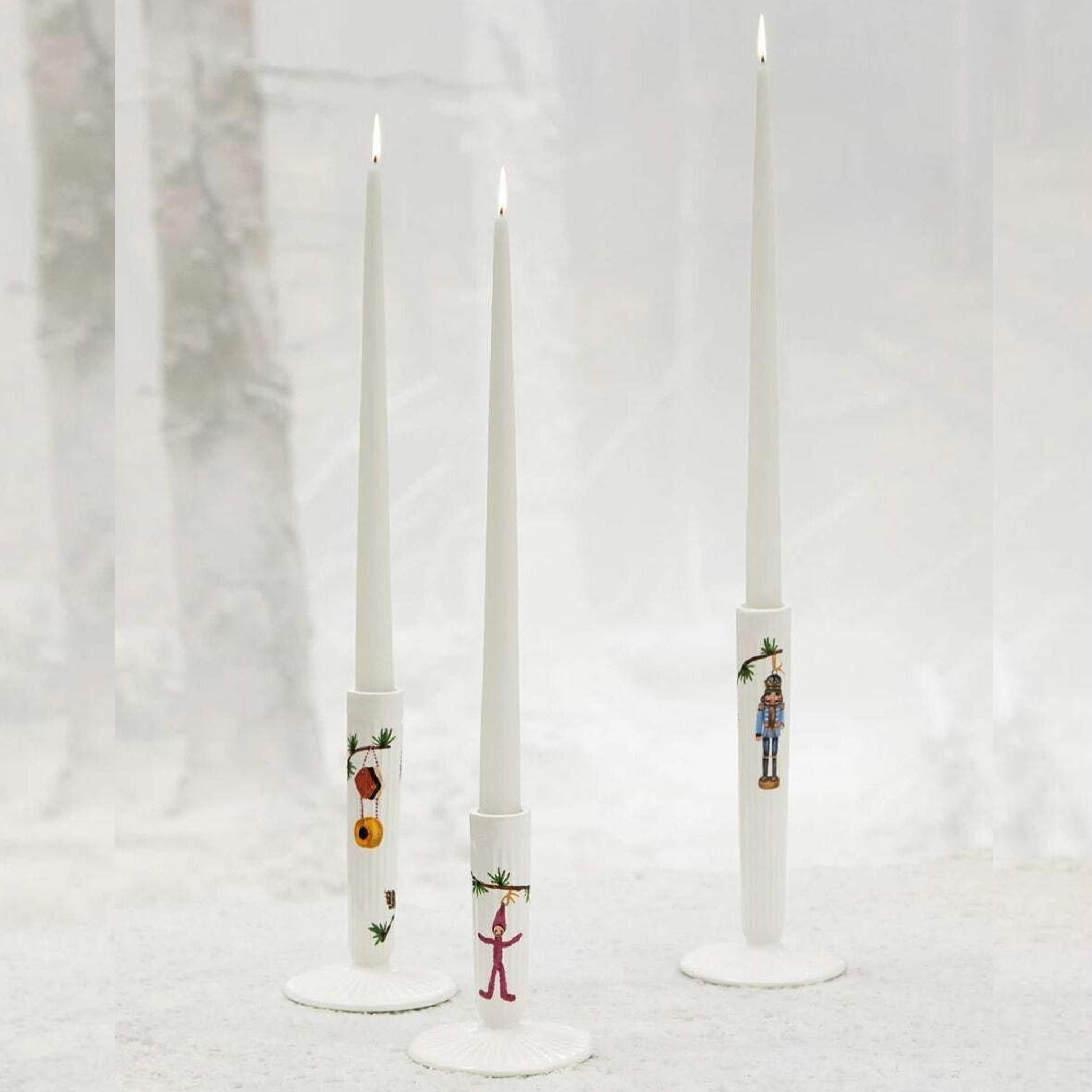 Kähler Hammershøi julelysestage 20 cm, hvid med dekoration