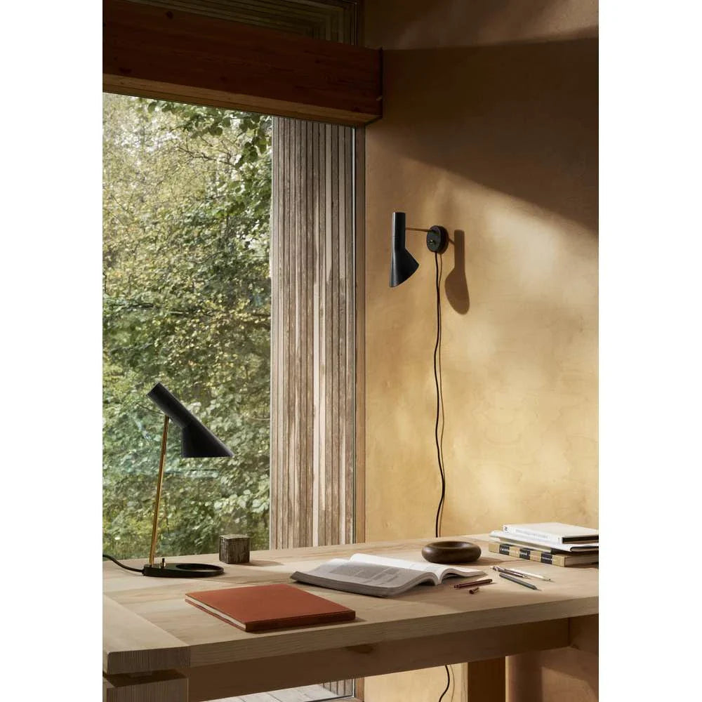 Lámpara de Pared Louis Poulsen Aj, Latón/Negro 