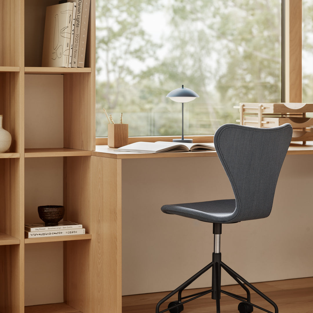 Fritz Hansen Clam™ Portable Lamp, Dusk Blue