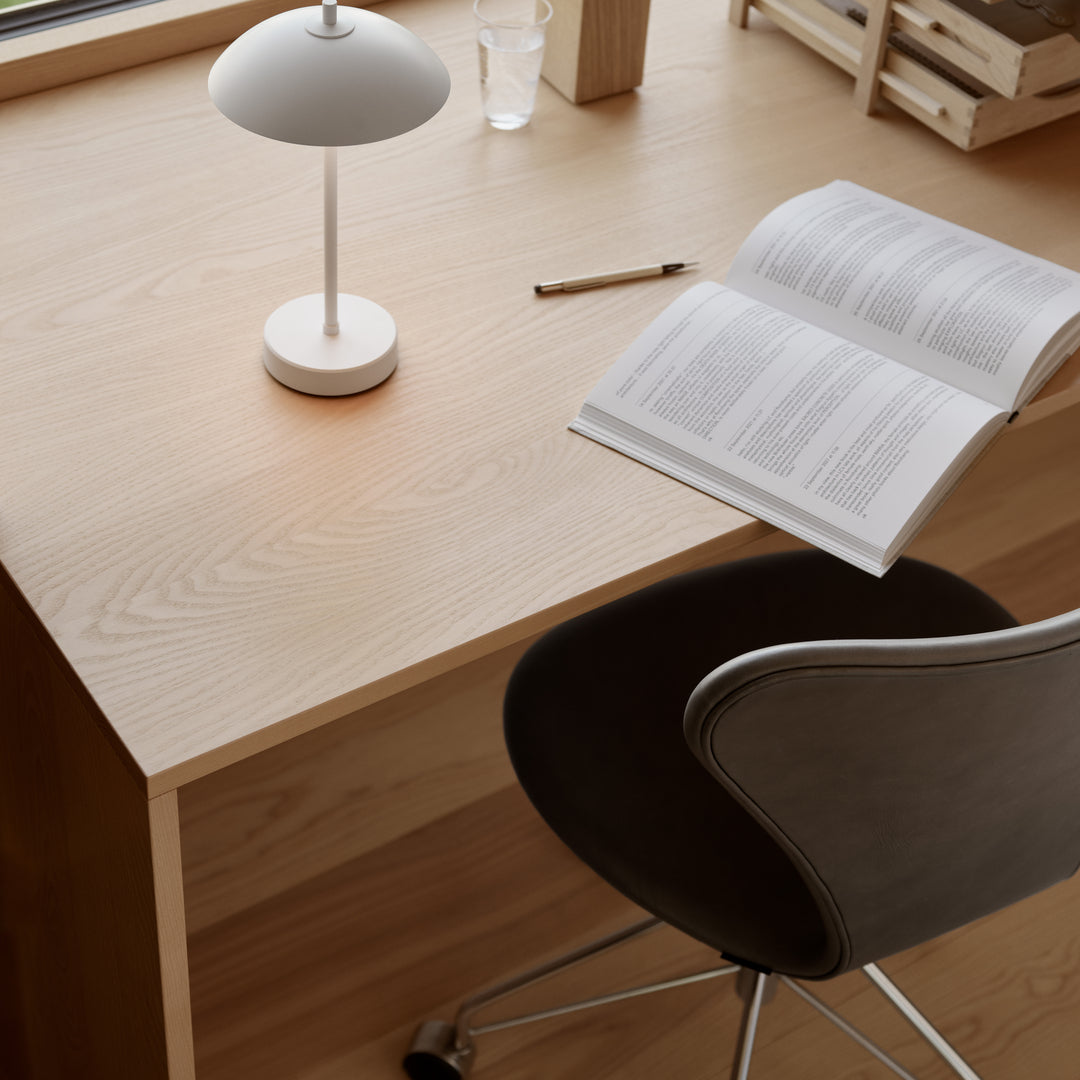 Fritz Hansen Clam™ Portable Lamp, White