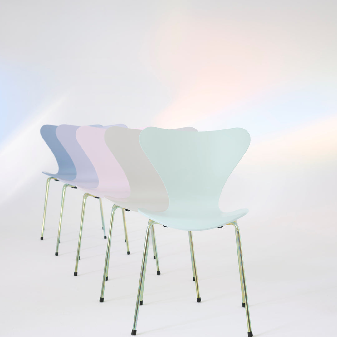 Fritz Hansen Series 7™ Chair, Anniversary Edition 7:14 Am, Pink