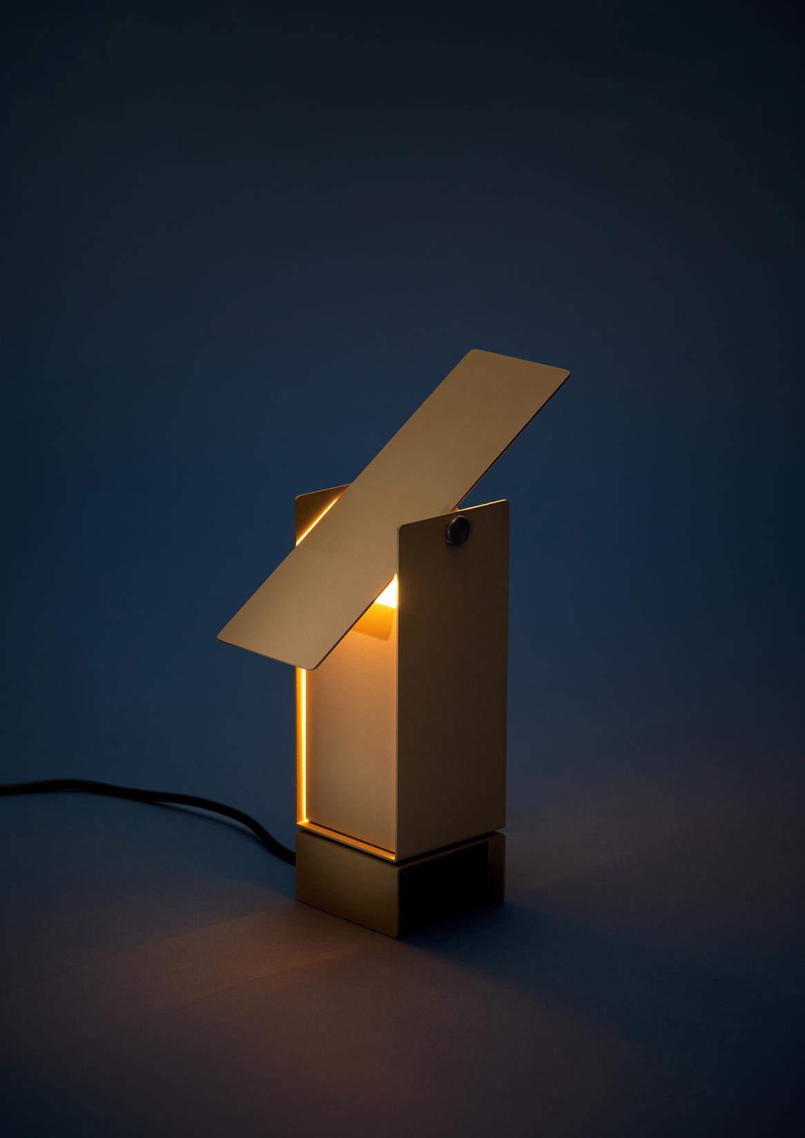 Moebe Pivoting Table Lamp, Sand