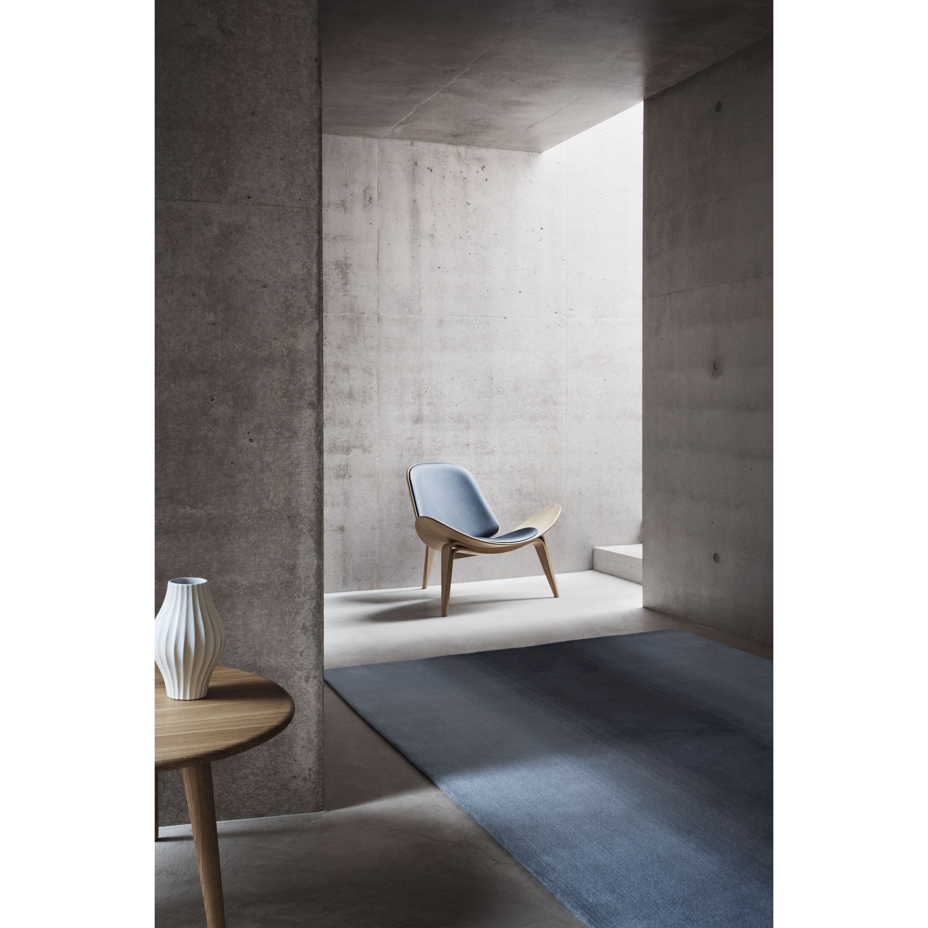 [product_category]-Carl Hansen Ch07 Shell Chair, Smoked Oak/Black Leather Thor 301-Carl Hansen-CH07-thor301-oaksmoked-CAR-4