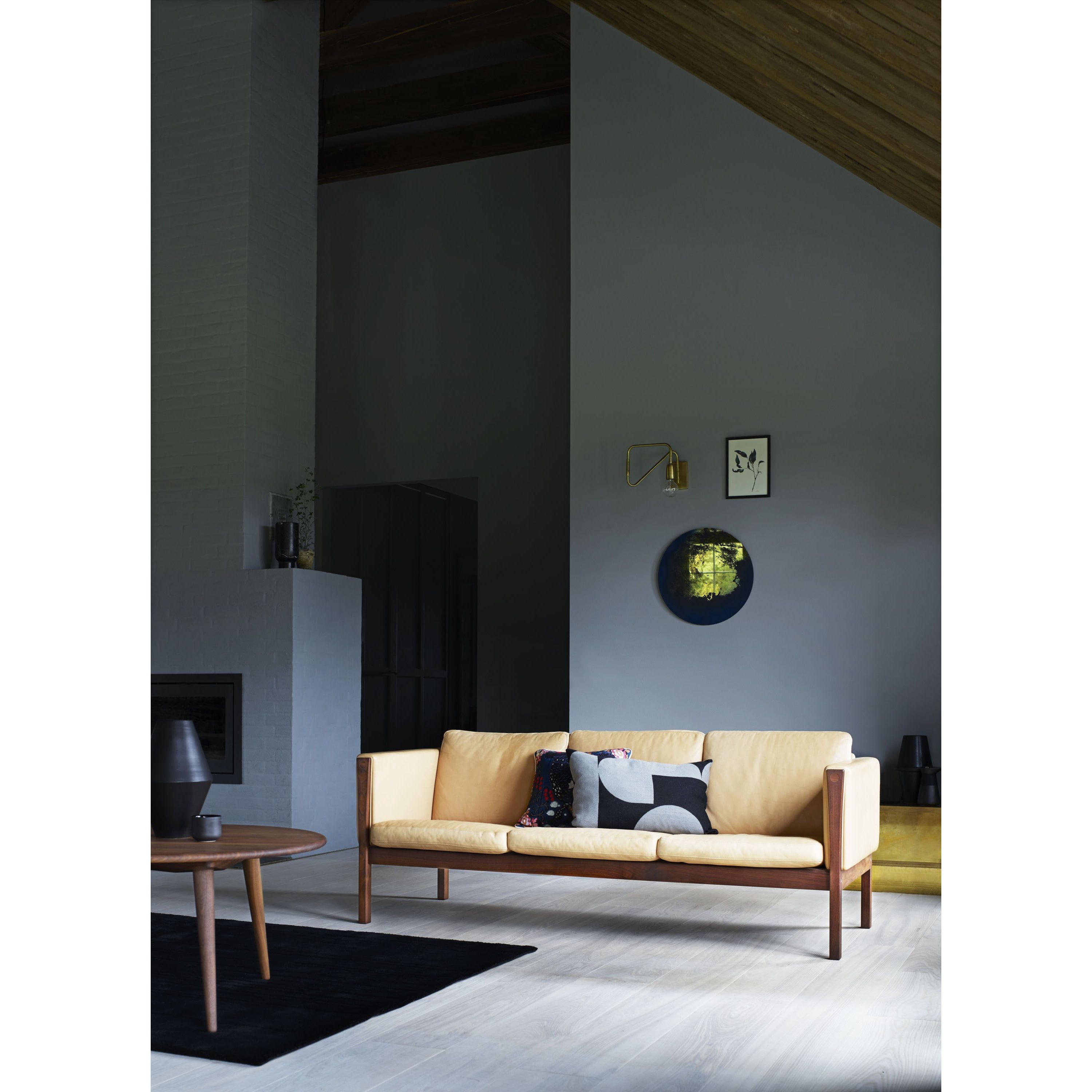 [product_category]-Carl Hansen Ch162 Sofa, Oiled Walnut/Black Leather-Carl Hansen-ch162-sif98-oiledwalnut-CAR-4