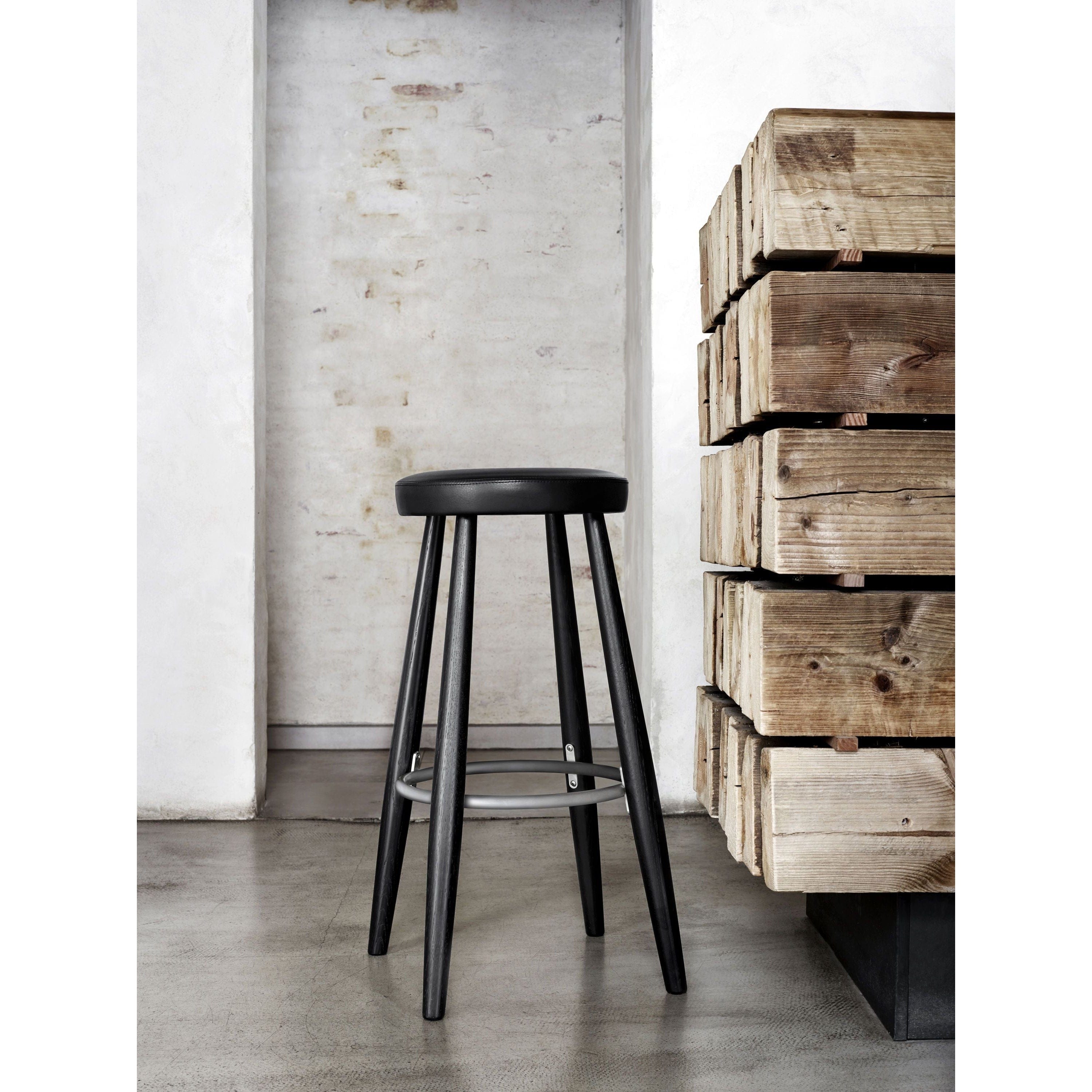 [product_category]-Carl Hansen Ch58 Bar Stool, Oiled Walnut/Black Leather-Carl Hansen-5714413382596-CH58-060-102-HR-THOR301-CAR-3