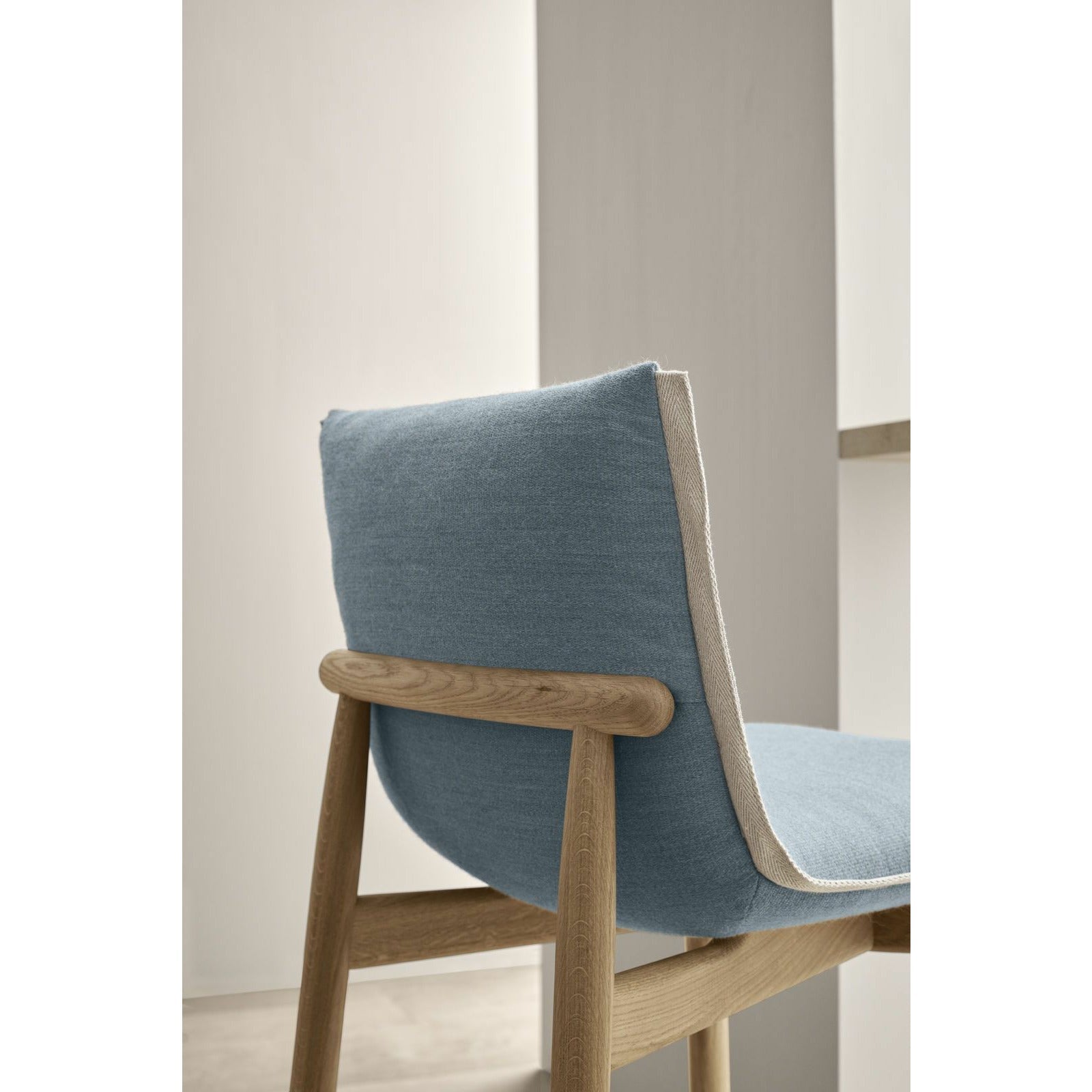 [product_category]-Carl Hansen E007 Embrace Bar Stool Oak Oiled, Mood 03103-Carl Hansen-E007-Oak-Oiled-Mood-03103-CAR-5