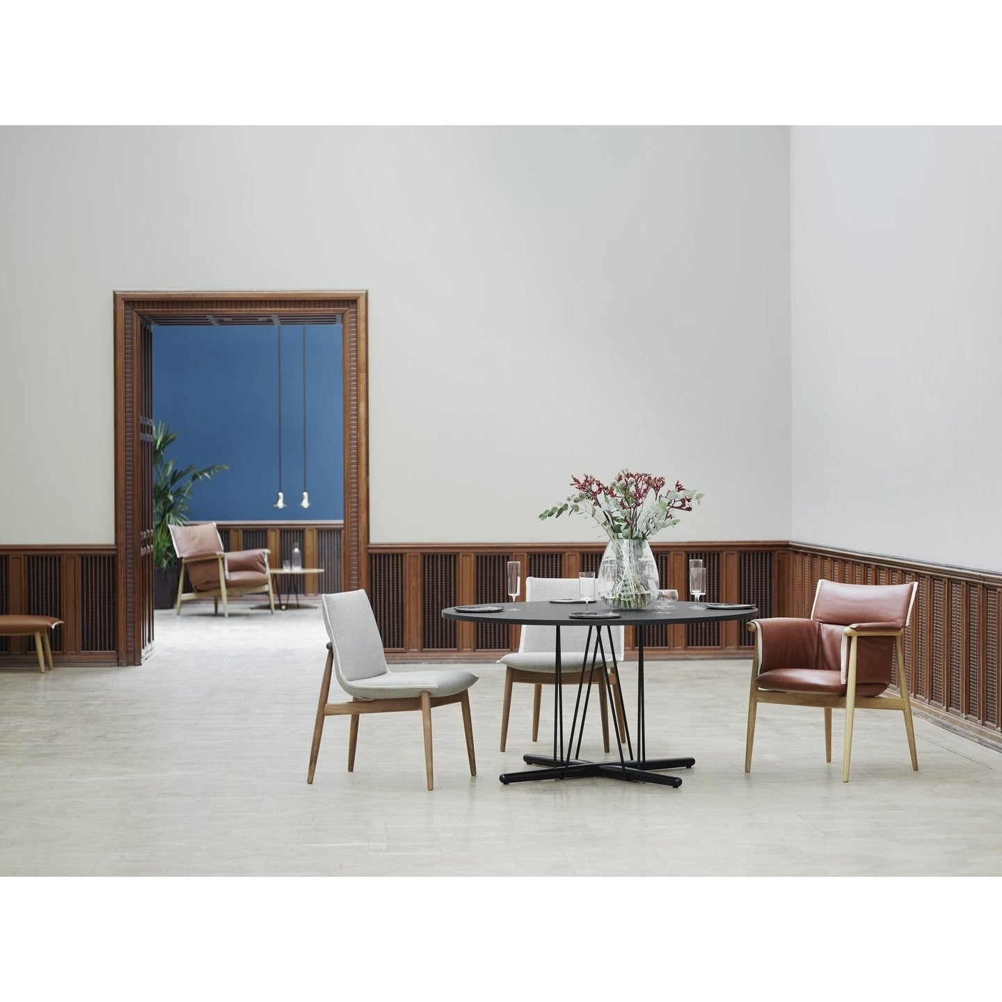 [product_category]-Carl Hansen E020 Embrace Table, Black Oak, ø 79cm-Carl Hansen-5714413317352-E020-795-blackoak-CAR-2