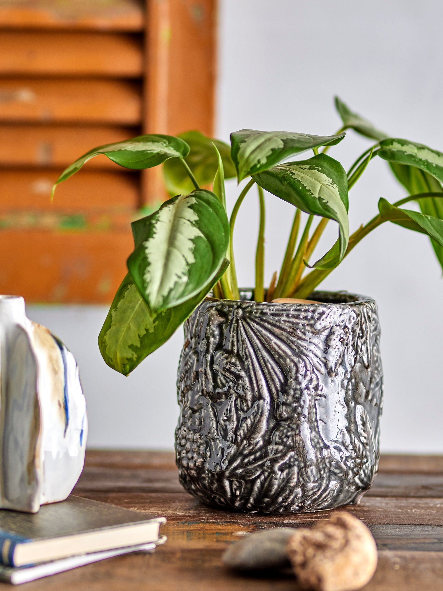 [product_category]-Creative Collection Nikou Deco Flowerpot, Black, Terracotta-Creative Collection-5711173325795-82060843-BLO-3