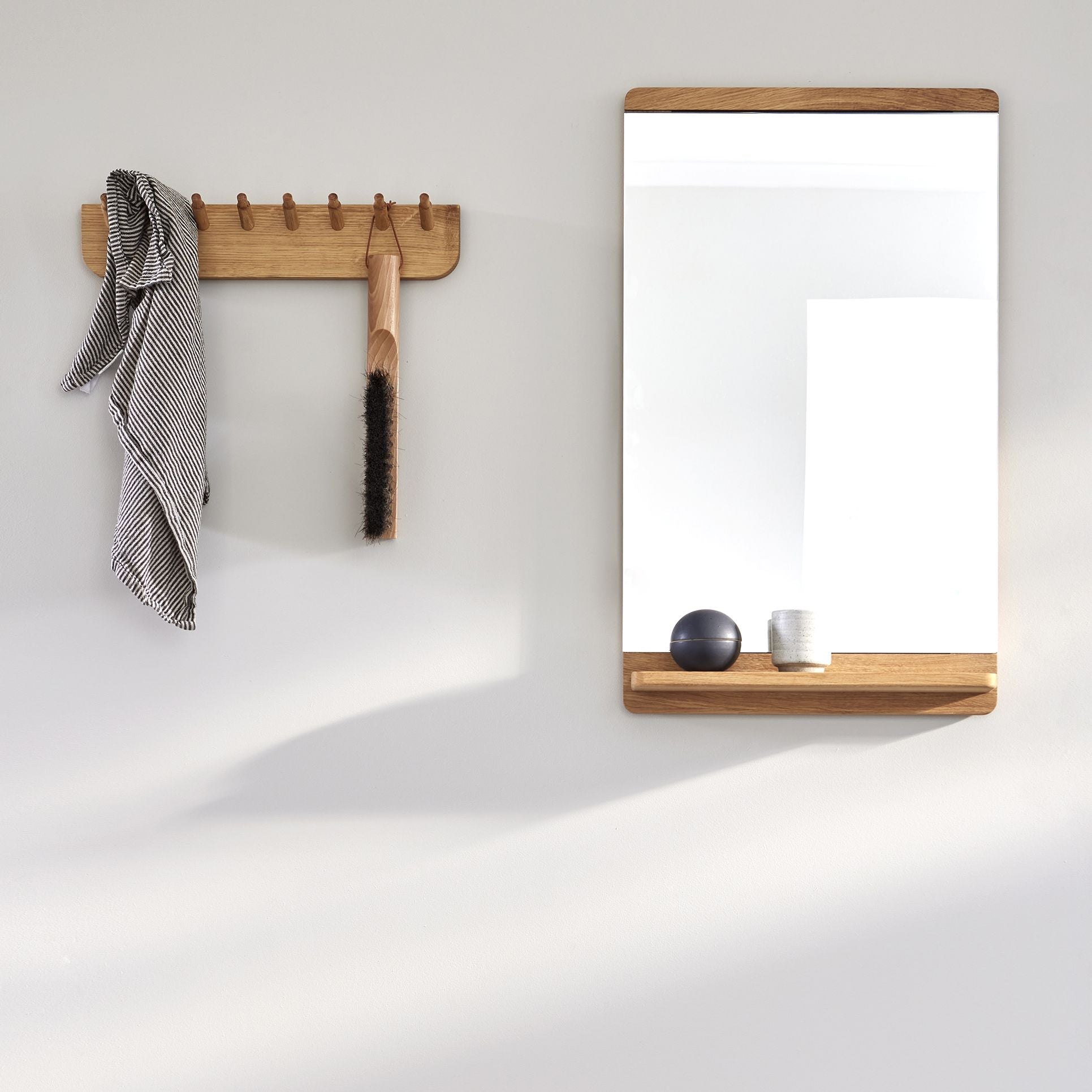 [product_category]-Form & Refine Rim Wall Mirror. Oak-Form&Refine-5714942024004-2400-FOR-6