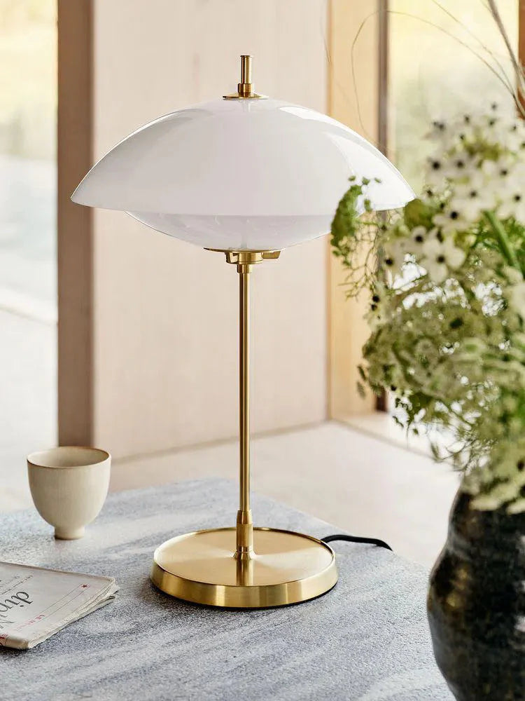 Fritz Hansen Clam -bordlampe, Ø33 cm