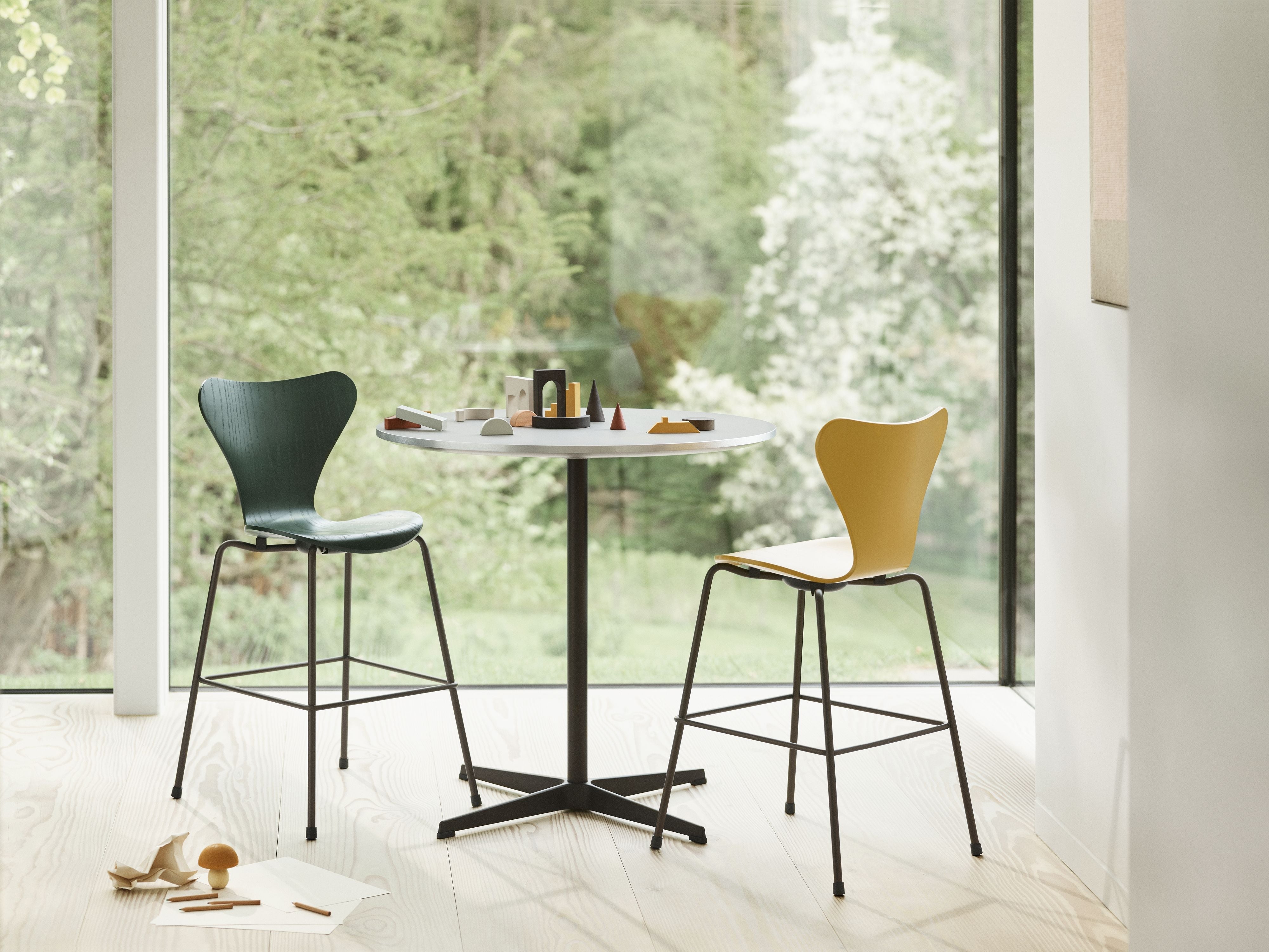 [product_category]-Fritz Hansen Series 7 Junior Chair, Brown Bronze/Evergreen-Fritz Hansen-5702370000318-840239-FRI-4