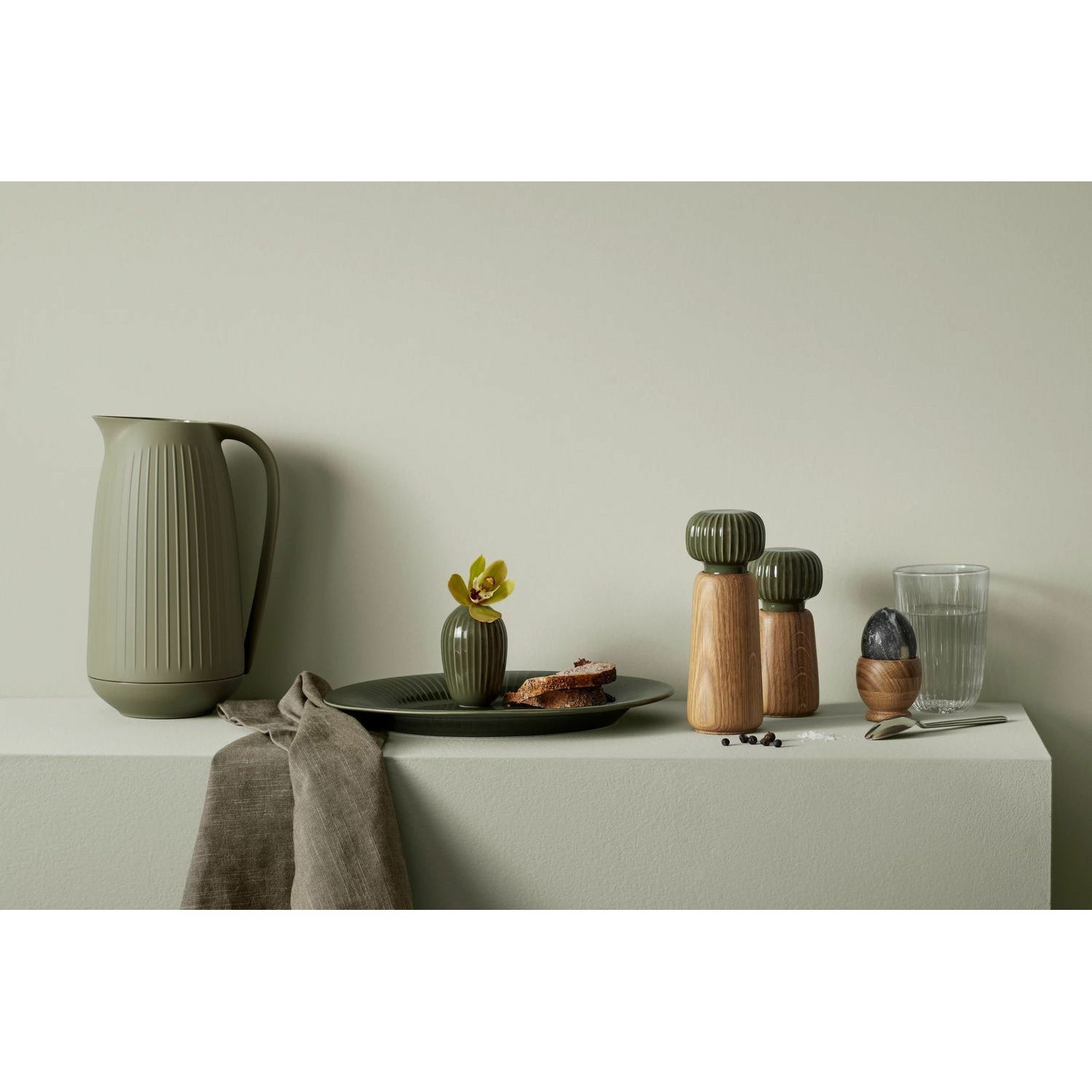 [product_category]-Kähler Hammershøi Vacuum Jug, Olive Green-Kähler-5703779184449-693104-KAE-2