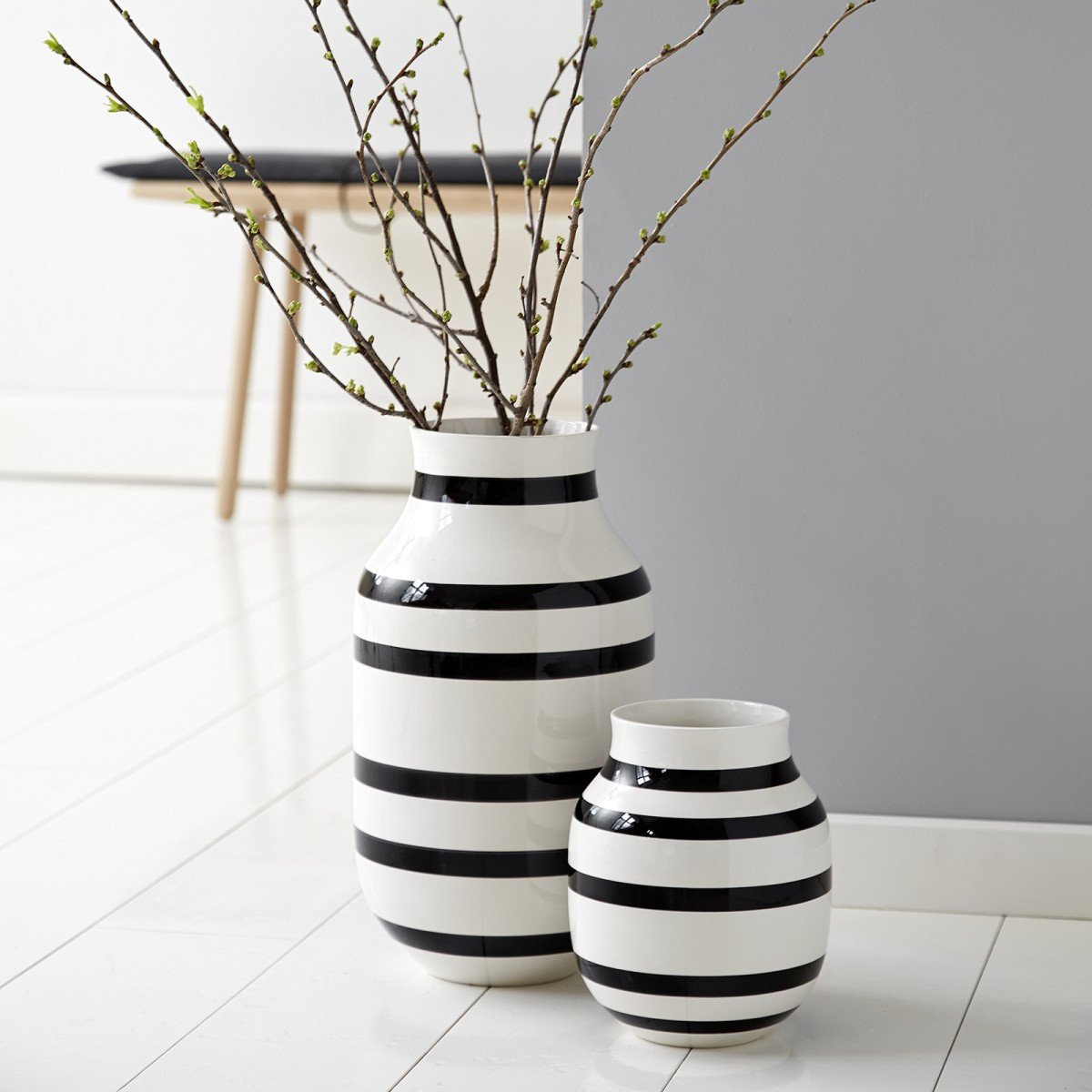 [product_category]-Kähler Omaggio Vase Black, Medium-Kähler-5703779119625-690190-KAE-2