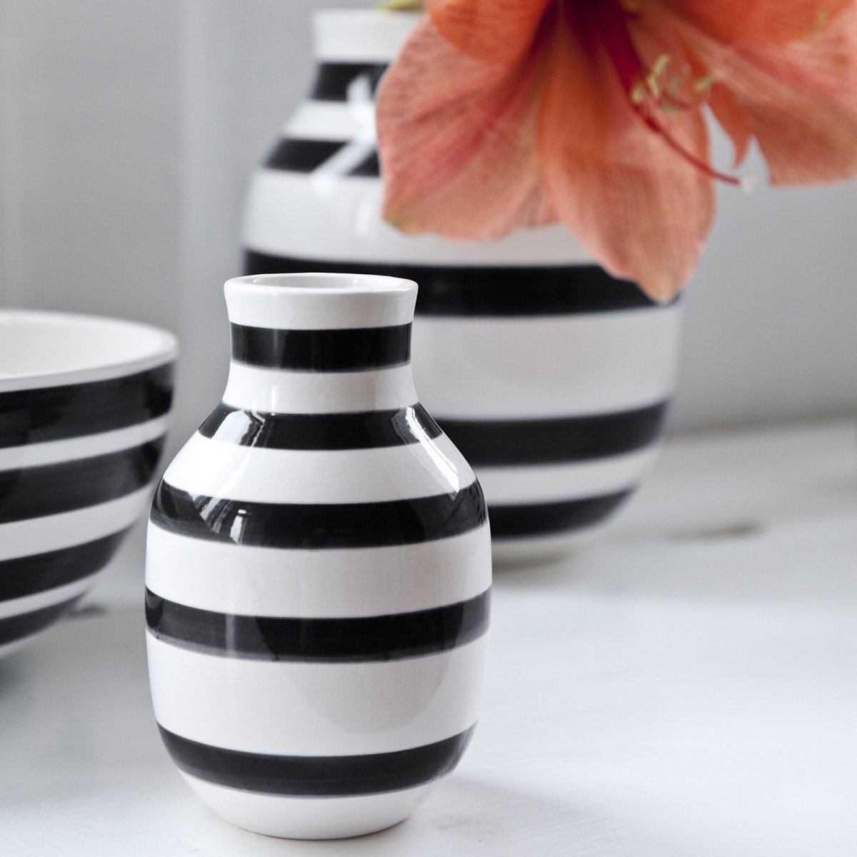 [product_category]-Kähler Omaggio Vase Black, Small-Kähler-5703779119601-690186-KAE-2