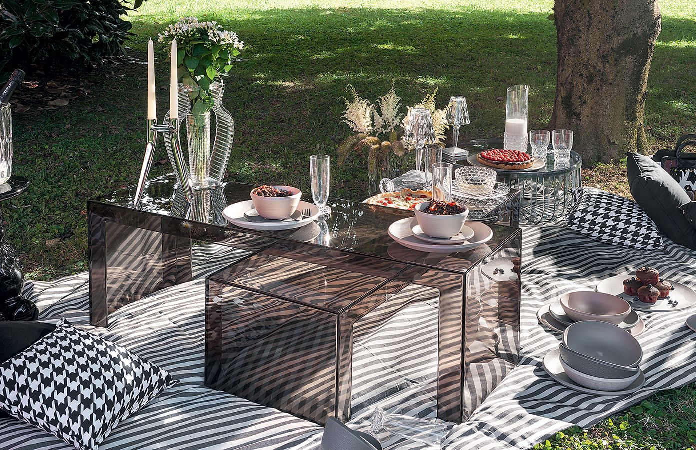 [product_category]-Kartell Invisible Side Table, 31,5 Cm-Kartell-8058967168907-05005B4-KAR-6