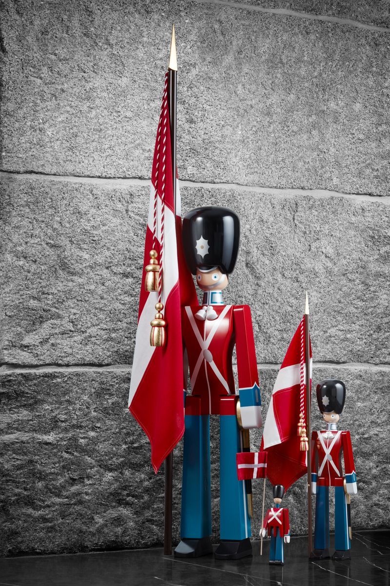 [product_category]-Kay Bojesen Standard Bearer Red/Blue/White, Medium-Kay Bojesen-5709513392248-39224-KAY-5