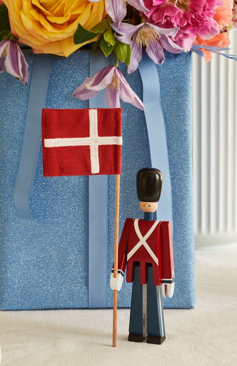 [product_category]-Kay Bojesen Standard Bearer Red/Blue/White, Mini-Kay Bojesen-5709513392262-39226-KAY-14