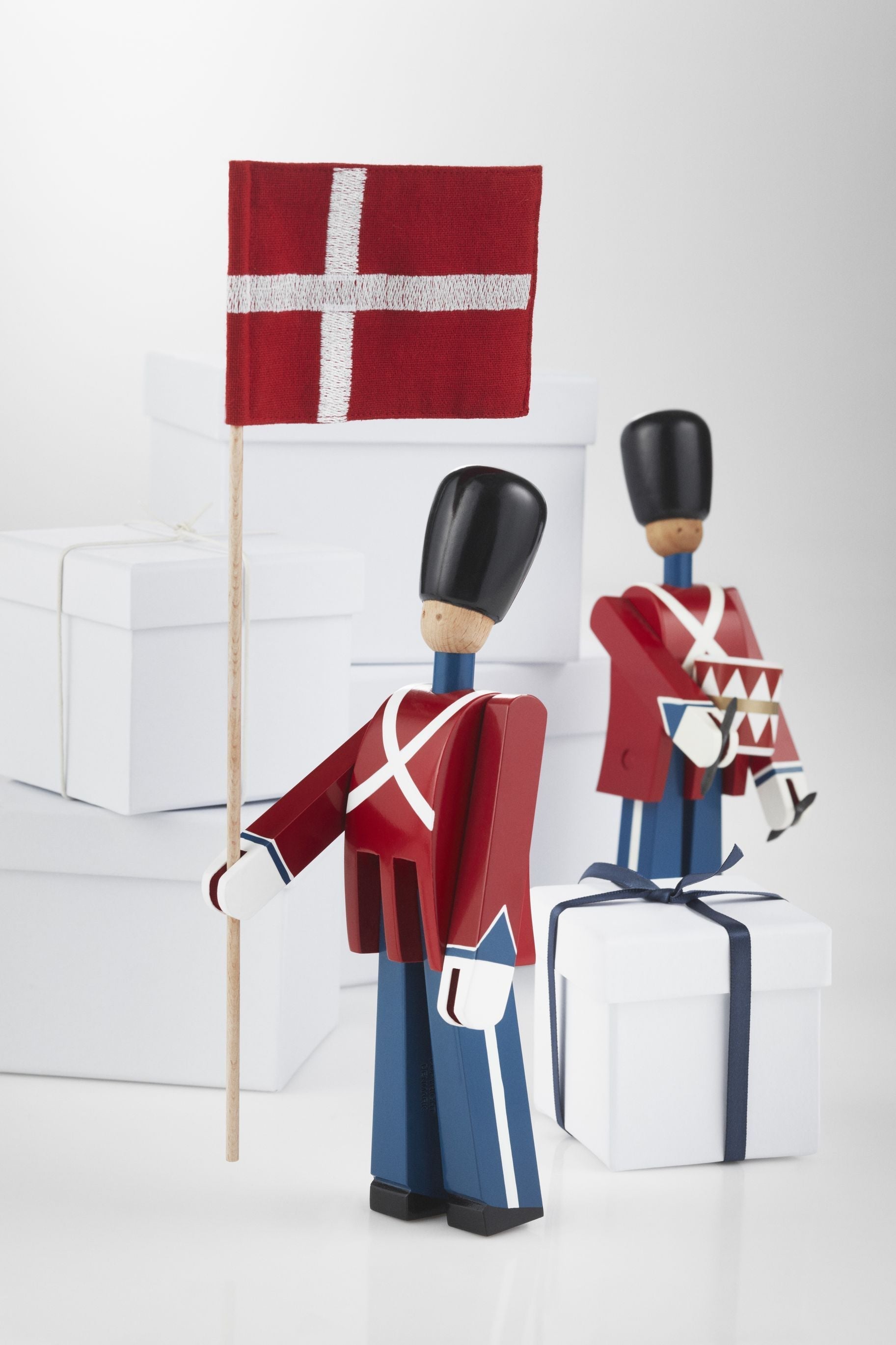[product_category]-Kay Bojesen Standard Bearer Red/Blue/White, Small-Kay Bojesen-5709513394822-39482-KAY-7