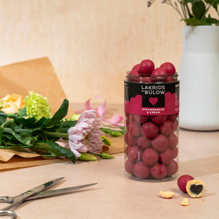 Lakrids By Bülow Love Strawberry & Cream, 295g