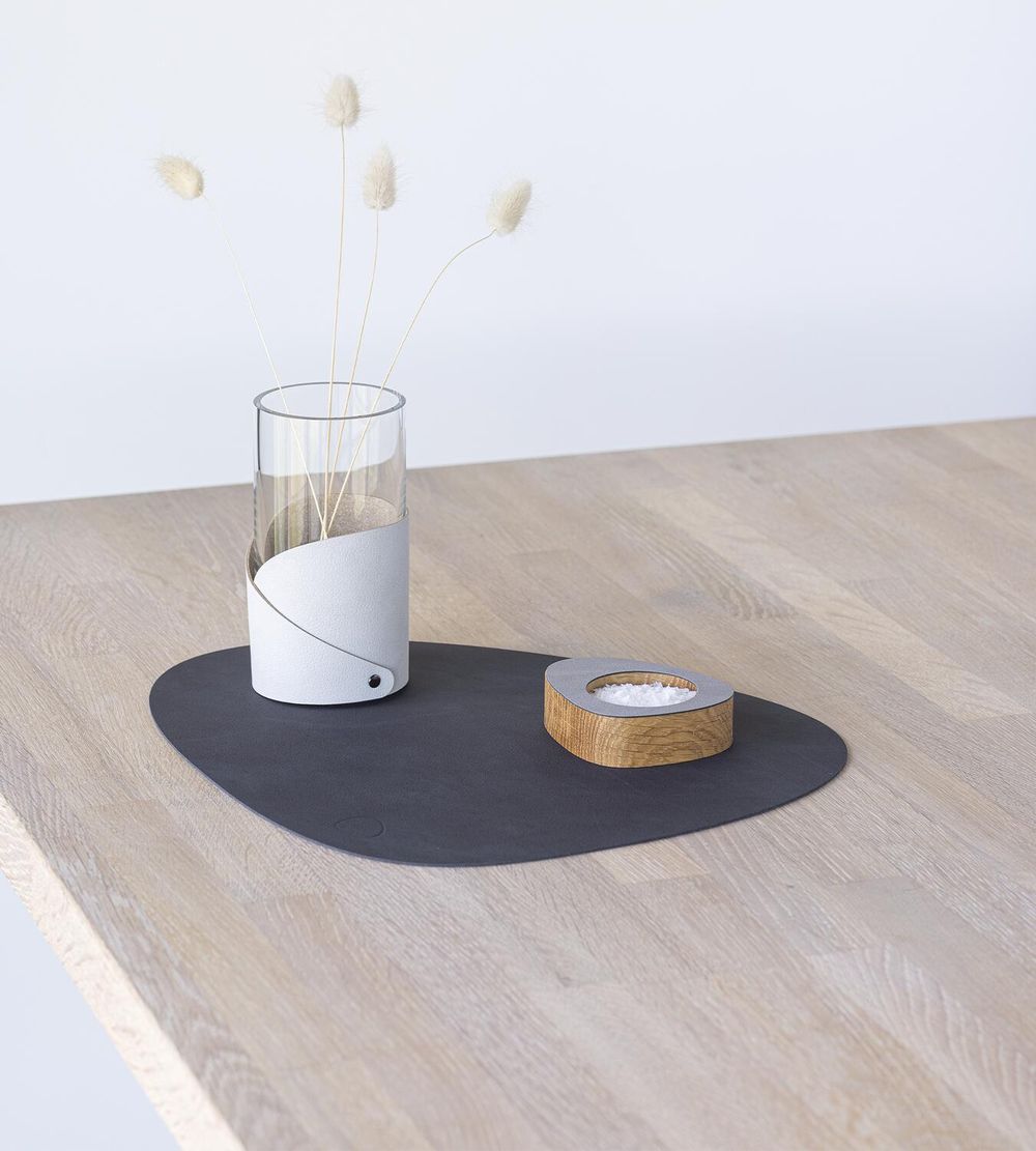 [product_category]-Lind Dna Curve Placemat Nupo Leather M, Black-Lind DNA-5740020101145-991666-LIN-4