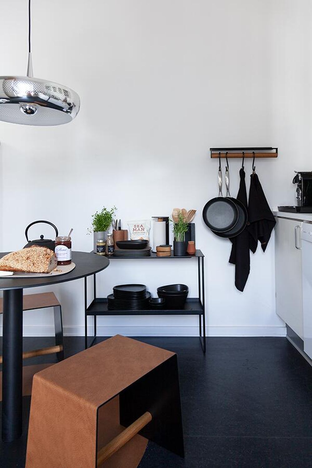 [product_category]-Lind Dna Kitchen Roll Holder Hippo Leather Xl, Black-Lind DNA-5711592201458-981326-LIN-3