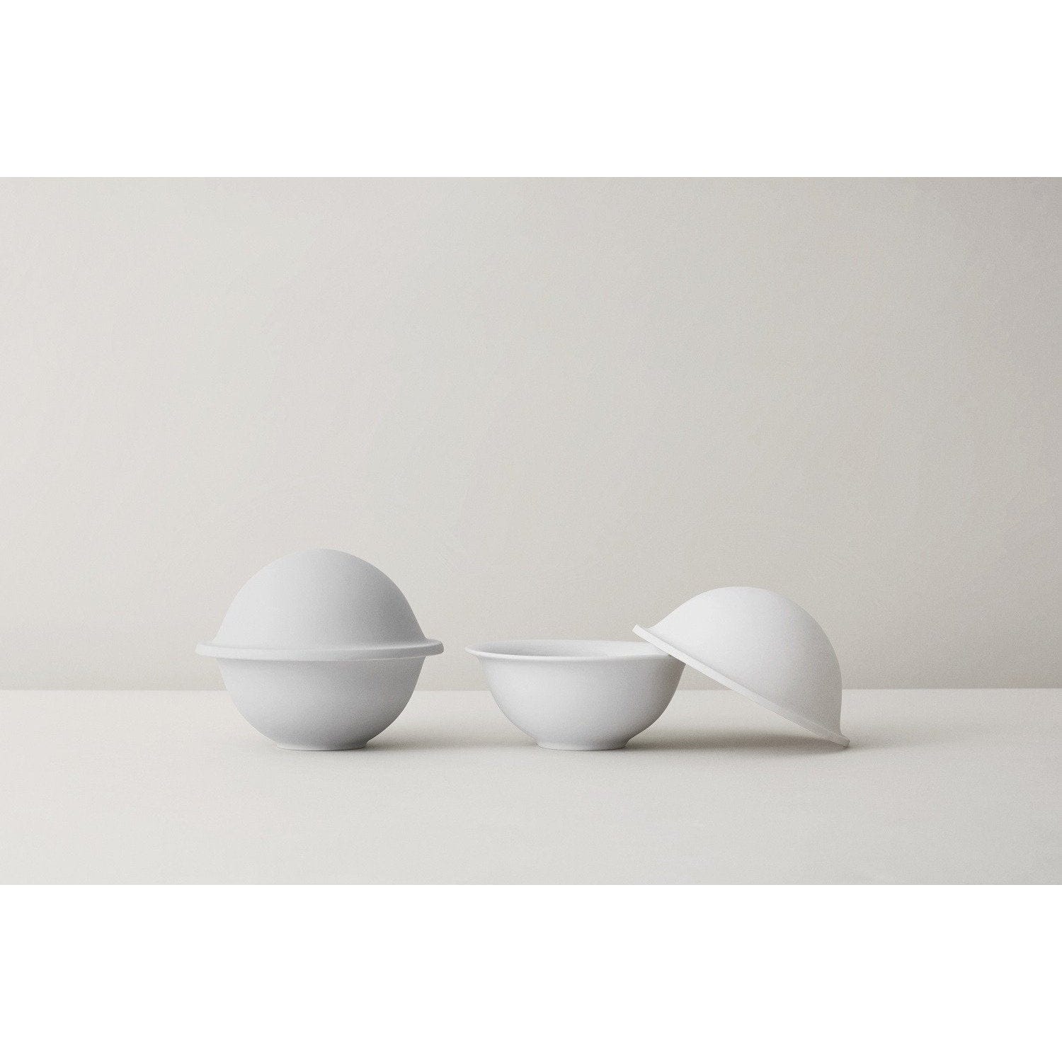 Lyngby Rhombe Chapeau Bowl With Lid, Light Grey, Large
