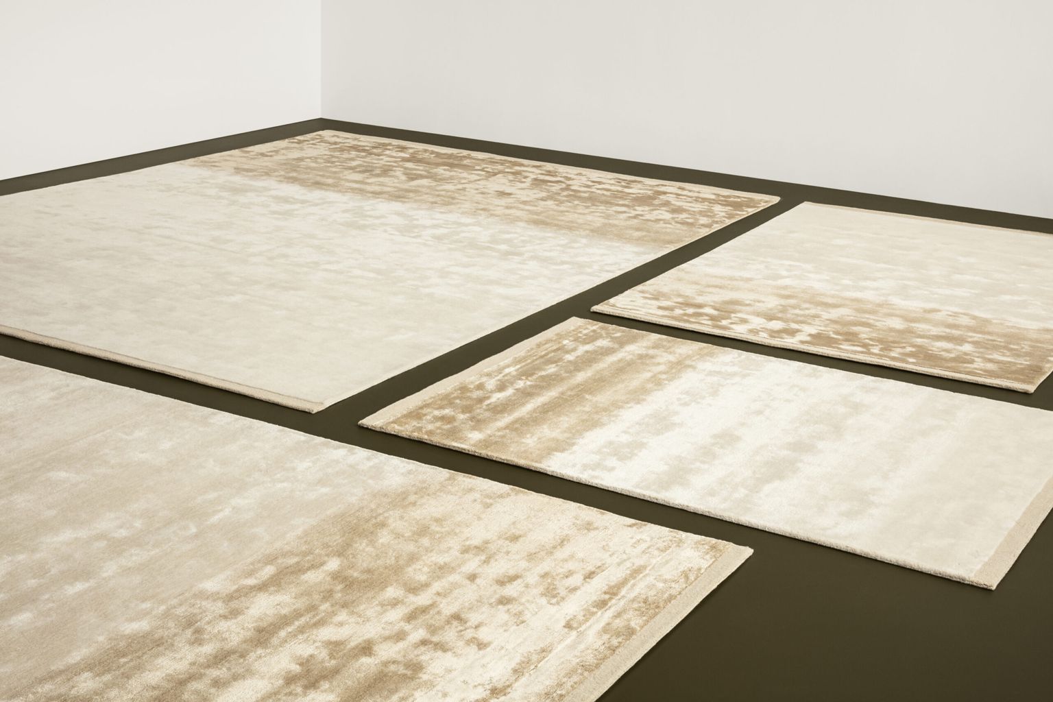 [product_category]-Made By Hand Nabla Rug 300 X 400, Daylight-Made by Hand-5710780930025-NAB DL 300-MAD-5
