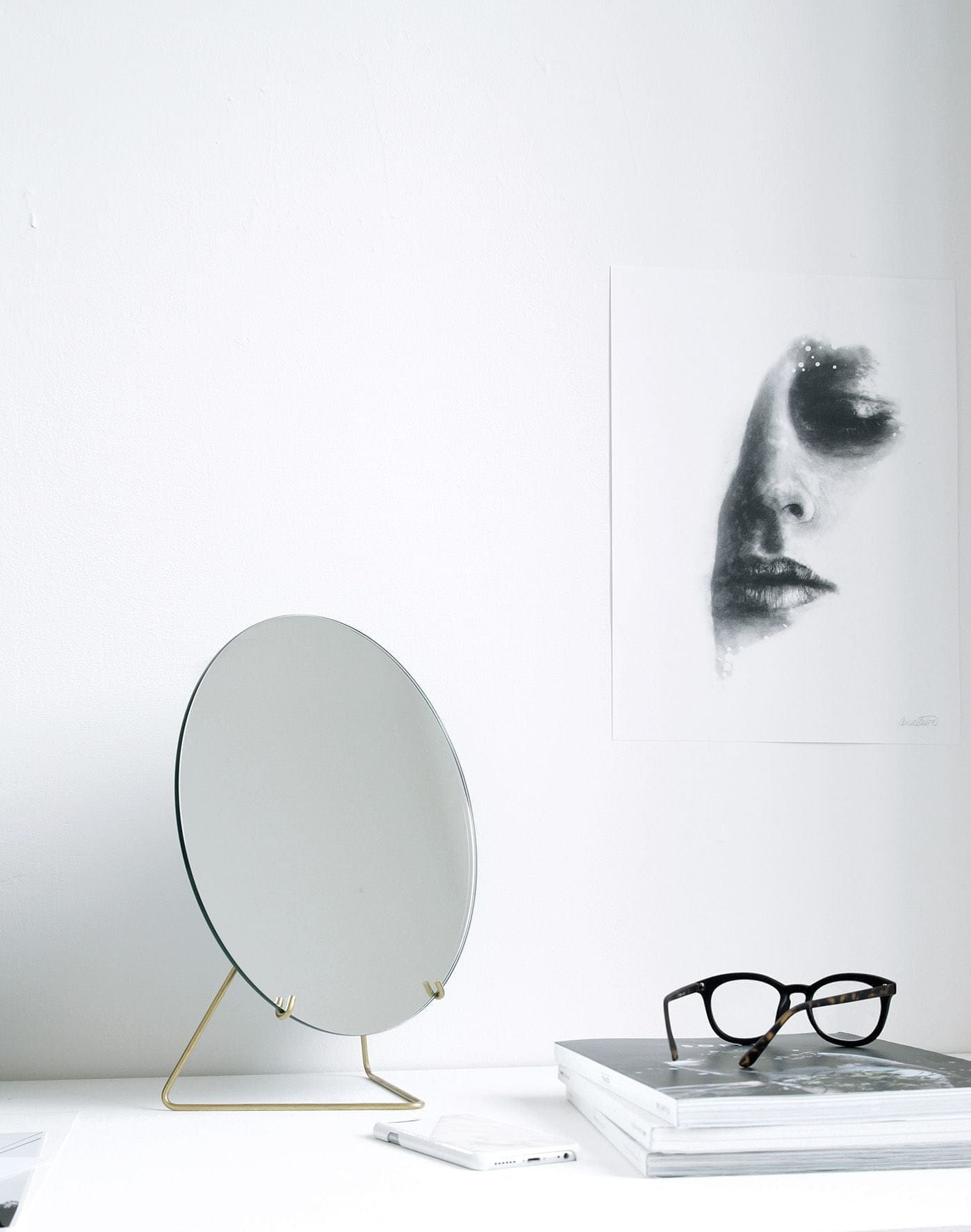 [product_category]-Moebe Standing Mirror ø20 Cm, Brass-Moebe-5713520000249-MIBR20-MOE-11