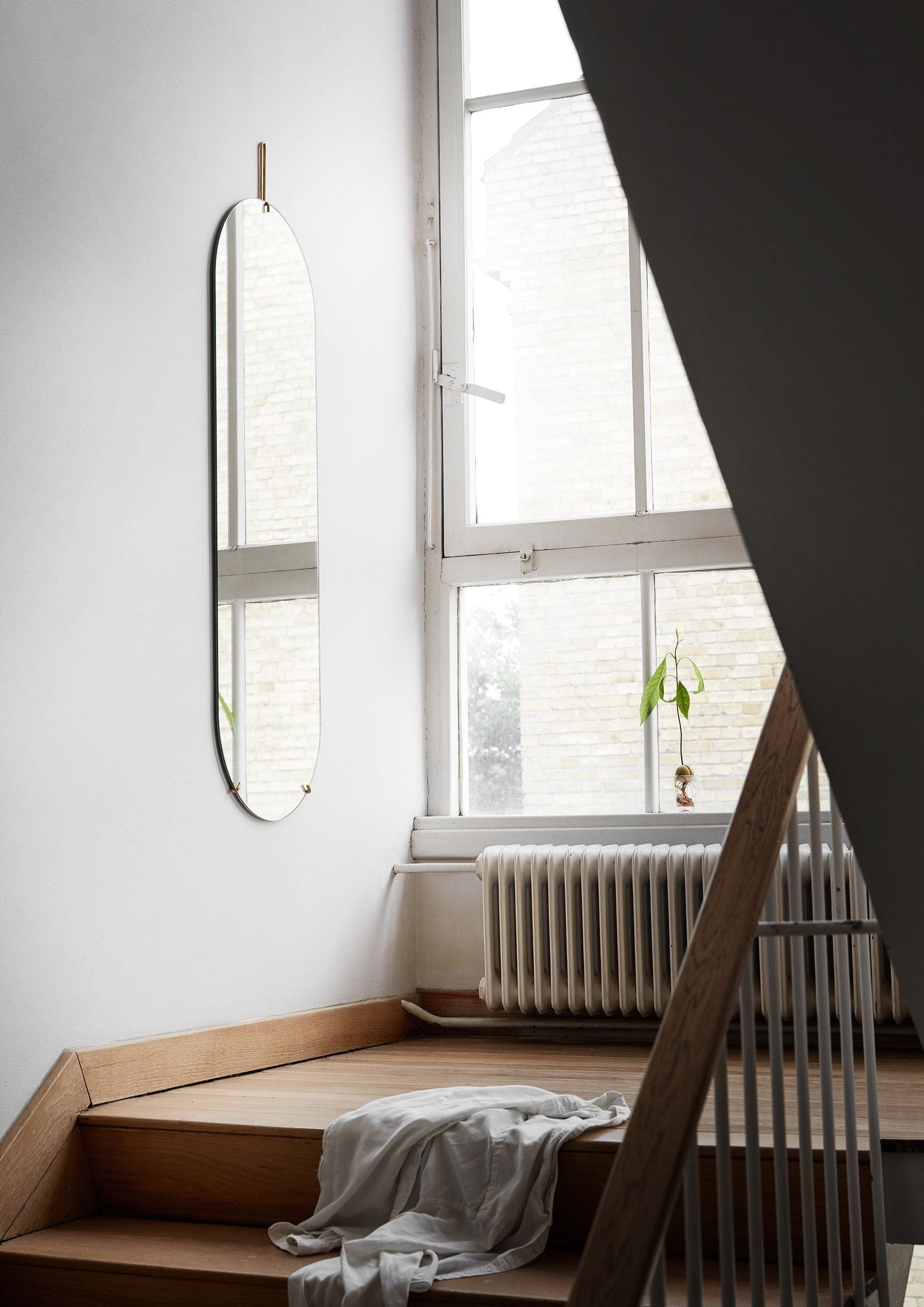 [product_category]-Moebe Wall Mirror ø30 Cm, Brass-Moebe-5713520000614-WMBR30-MOE-3