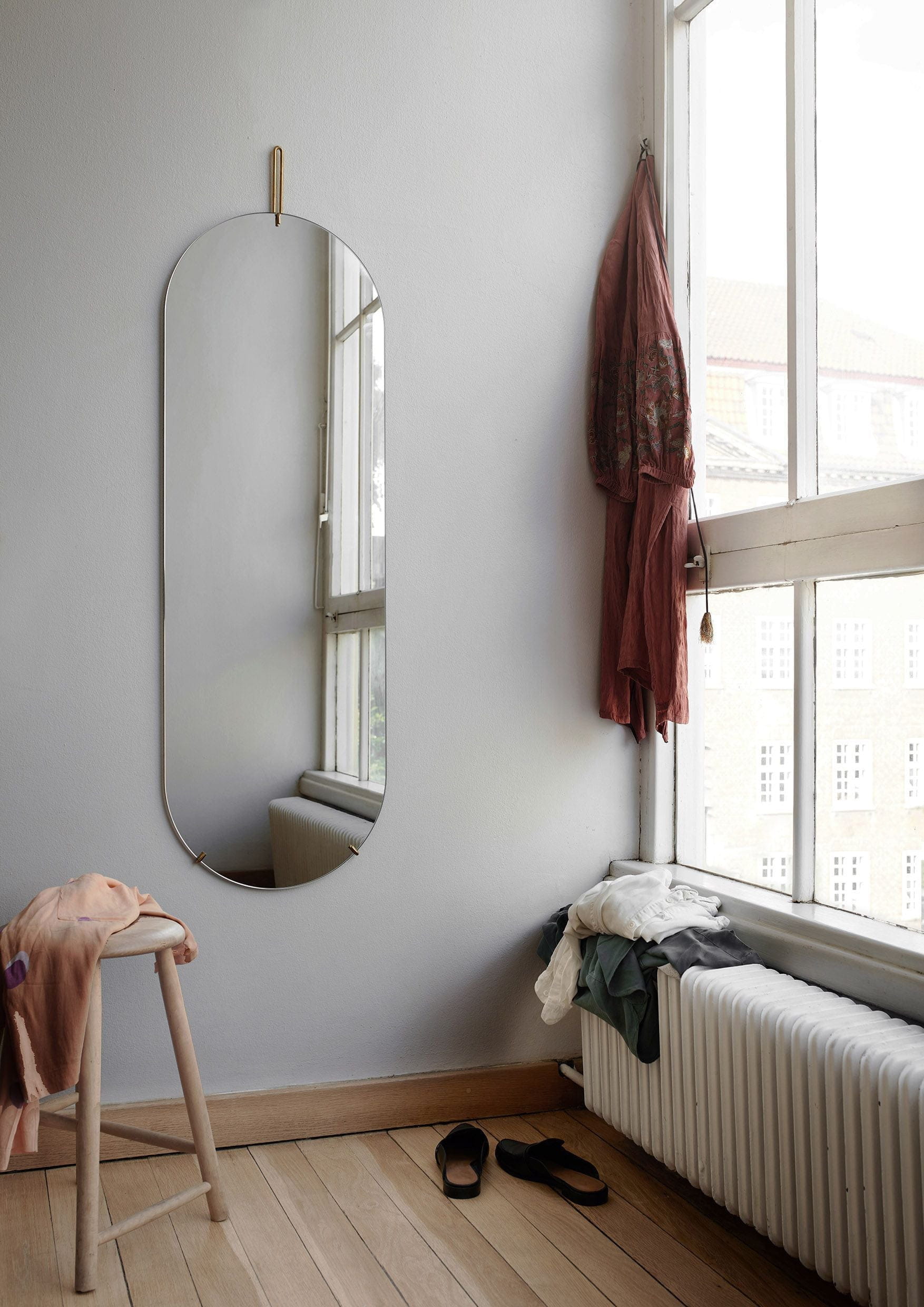 [product_category]-Moebe Wall Mirror ø30 Cm, Brass-Moebe-5713520000614-WMBR30-MOE-4