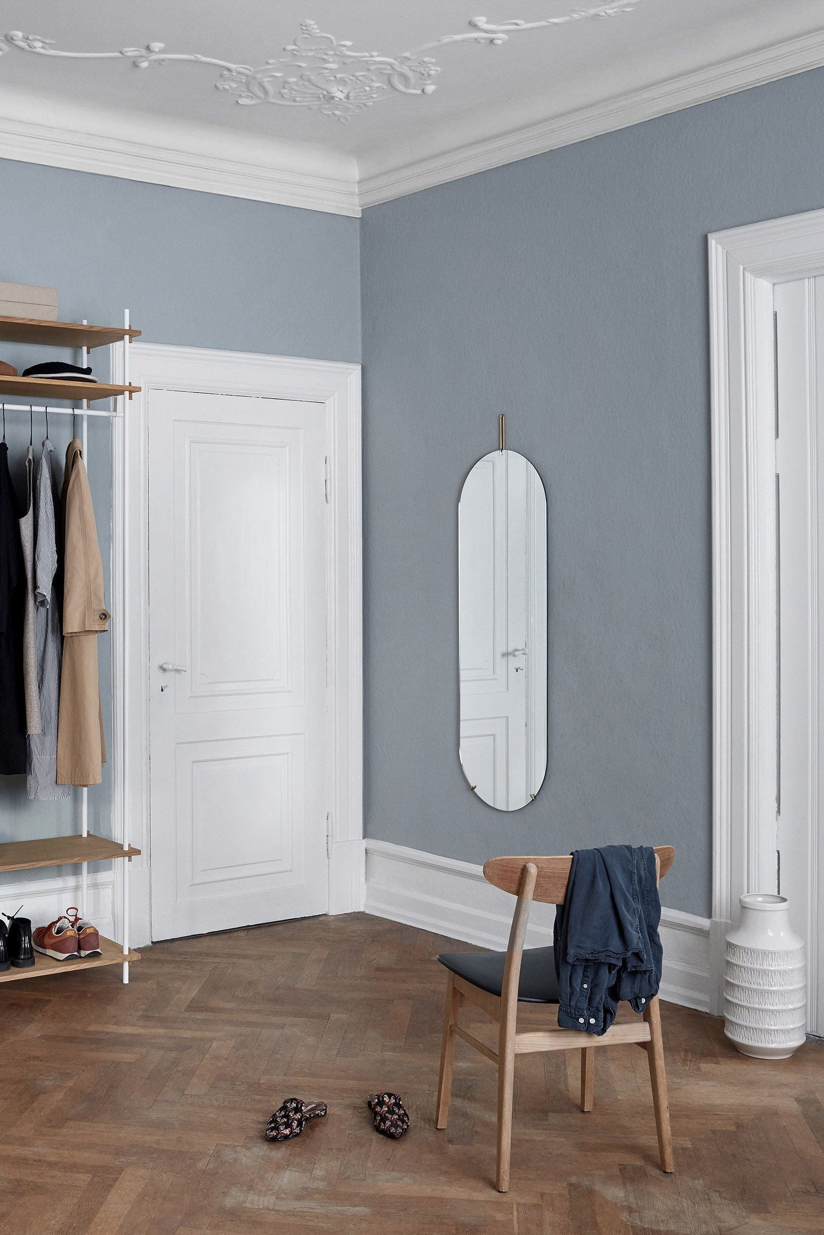 [product_category]-Moebe Wall Mirror ø70 Cm, Brass-Moebe-5713520000737-WMBR70-MOE-11
