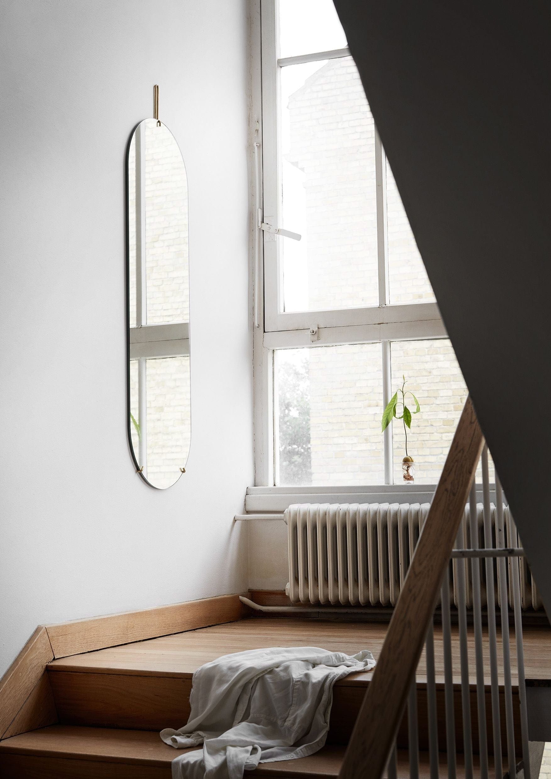[product_category]-Moebe Wall Mirror ø70 Cm, Brass-Moebe-5713520000737-WMBR70-MOE-3