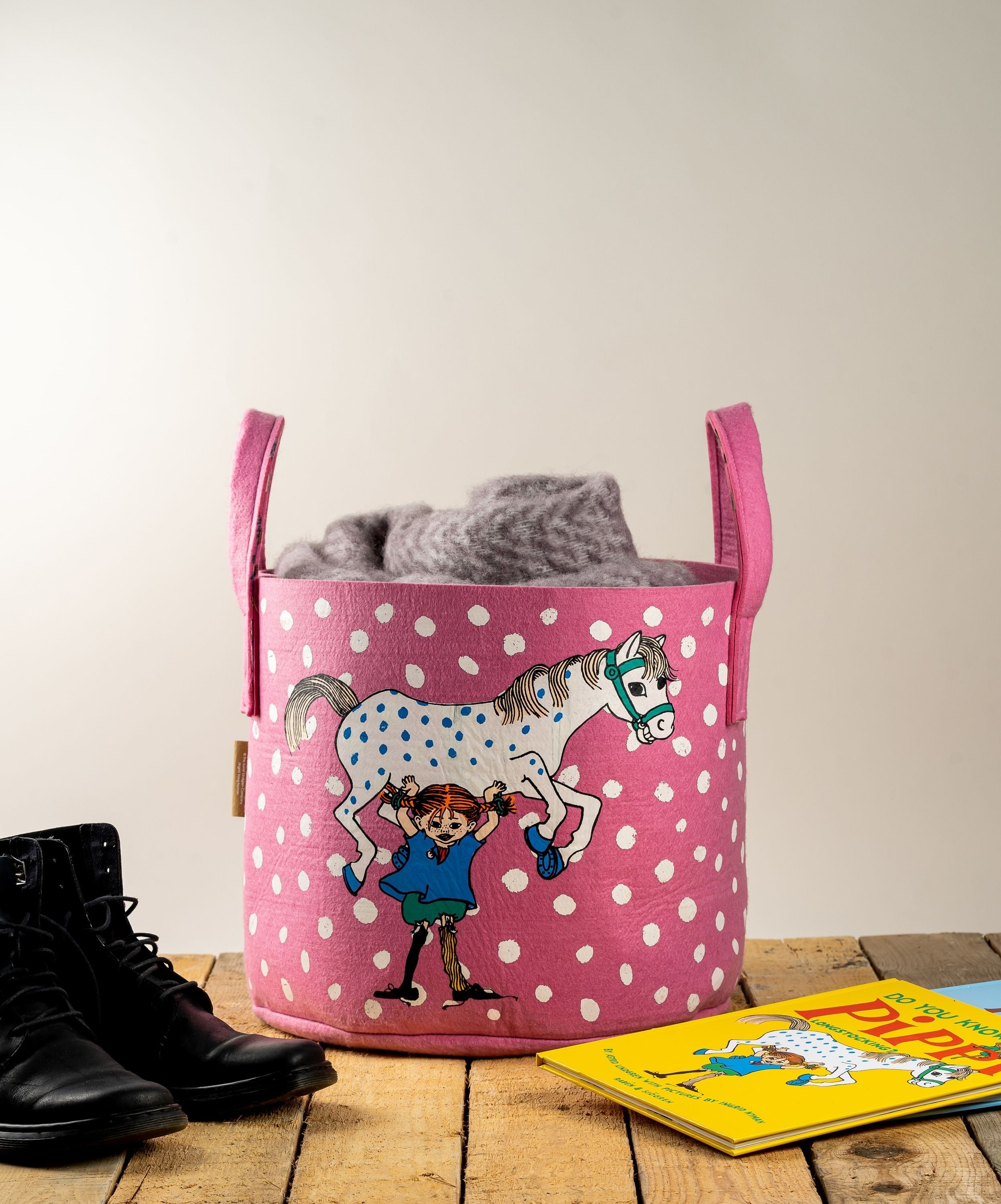 [product_category]-Muurla Pippi Longstocking Storage Basket, Pippi And The Horse, Pink-Muurla-6416114966714-40-300-01-MUU-2