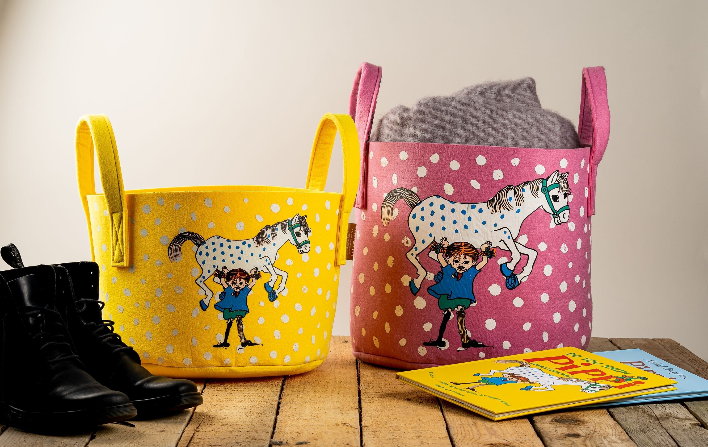 [product_category]-Muurla Pippi Longstocking Storage Basket, Pippi And The Horse, Pink-Muurla-6416114966714-40-300-01-MUU-4