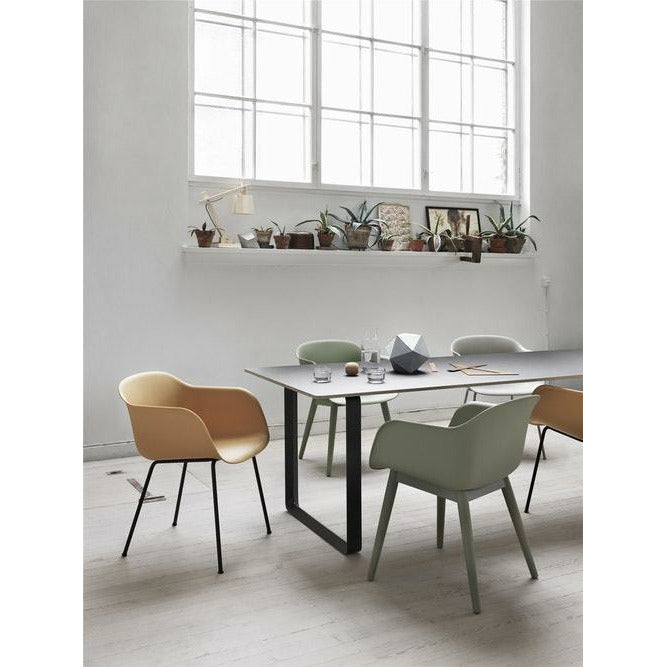 Muuto Fiber lænestolsrørbase, stofsæde, sort