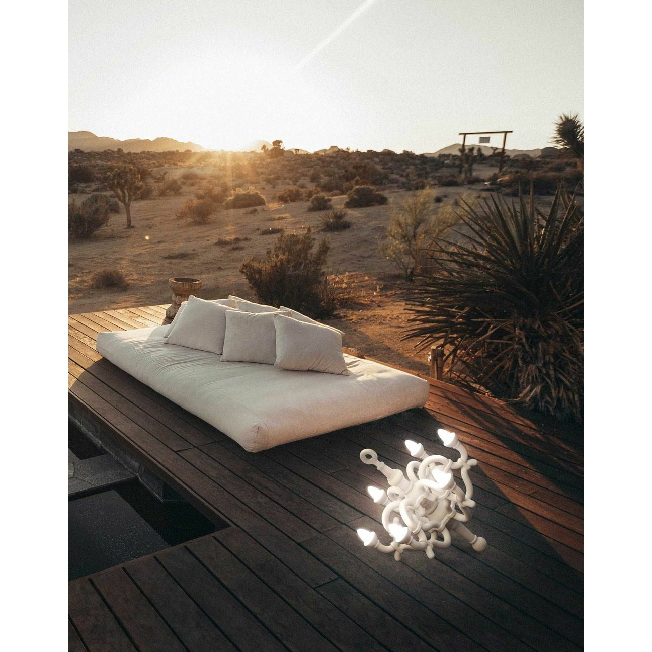 [product_category]-Qeeboo Fallen Chandelier Table Lamp M, White-Qeeboo-8052049055772-37001WH-QEE-3