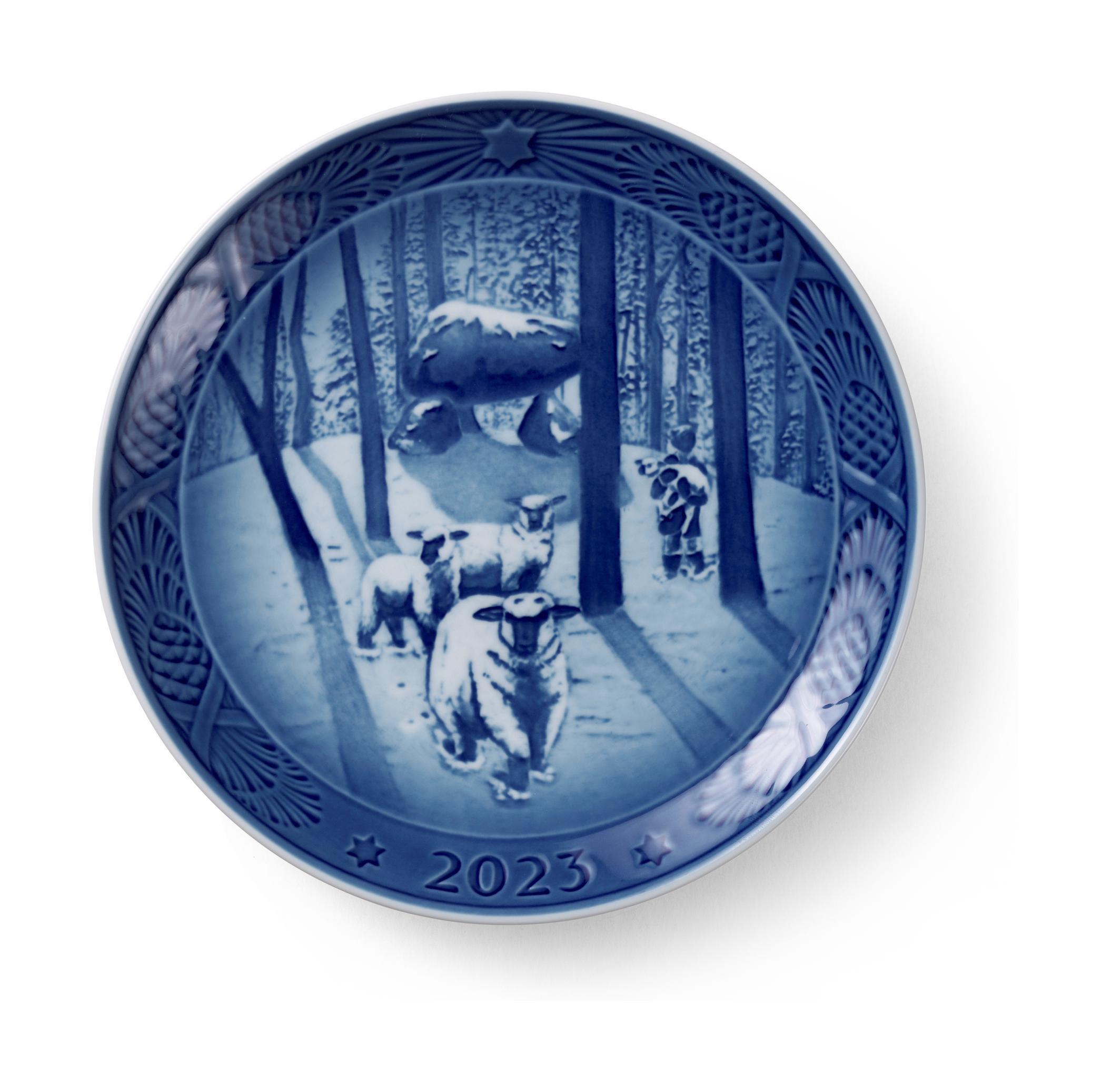[product_category]-Royal Copenhagen 2023 Christmas Plate, Christmas Time In The Forest-Royal Copenhagen-5705140741909-1066049-ROY-5