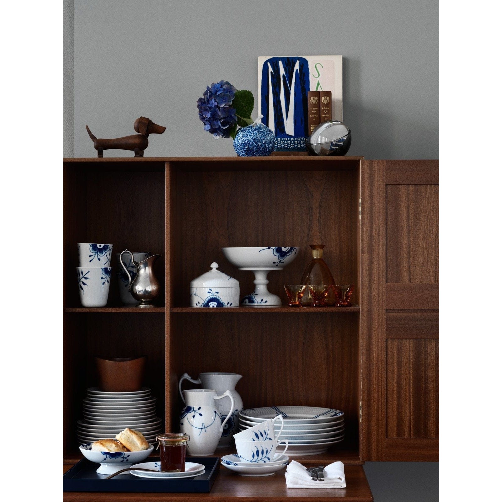 [product_category]-Royal Copenhagen Blue Fluted Mega Bowl On Foot, 17cm-Royal Copenhagen-5705140732471-1026444-ROY-4