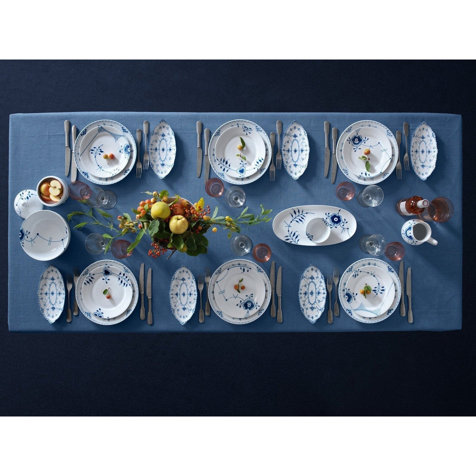 [product_category]-Royal Copenhagen Blue Fluted Mega Bowl W. Foot, 15cm-Royal Copenhagen-5705140705536-1017363-ROY-5