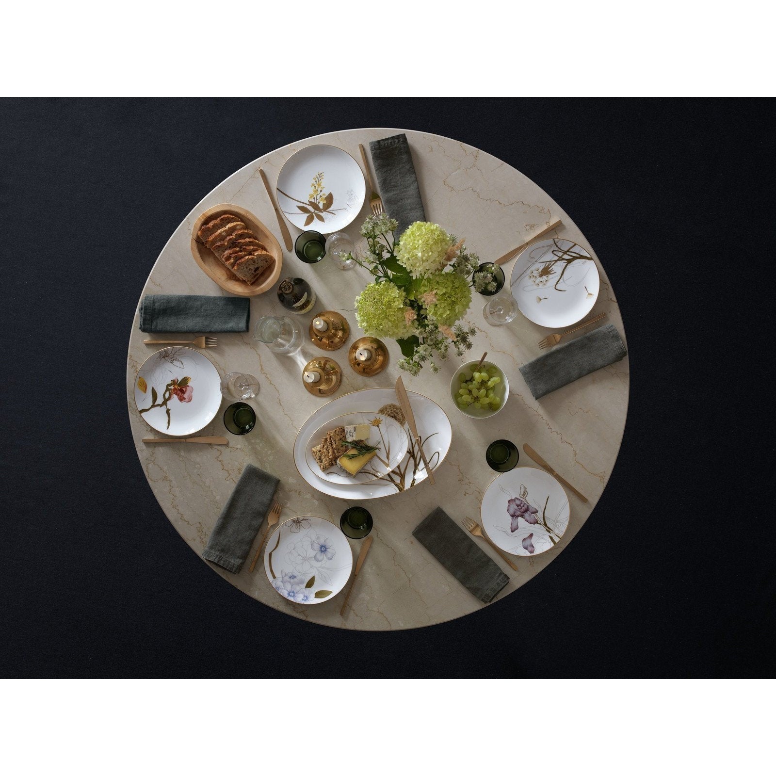 [product_category]-Royal Copenhagen Flora Plate Magnolia, 22 Cm-Royal Copenhagen-5705140710134-1017551-ROY-4