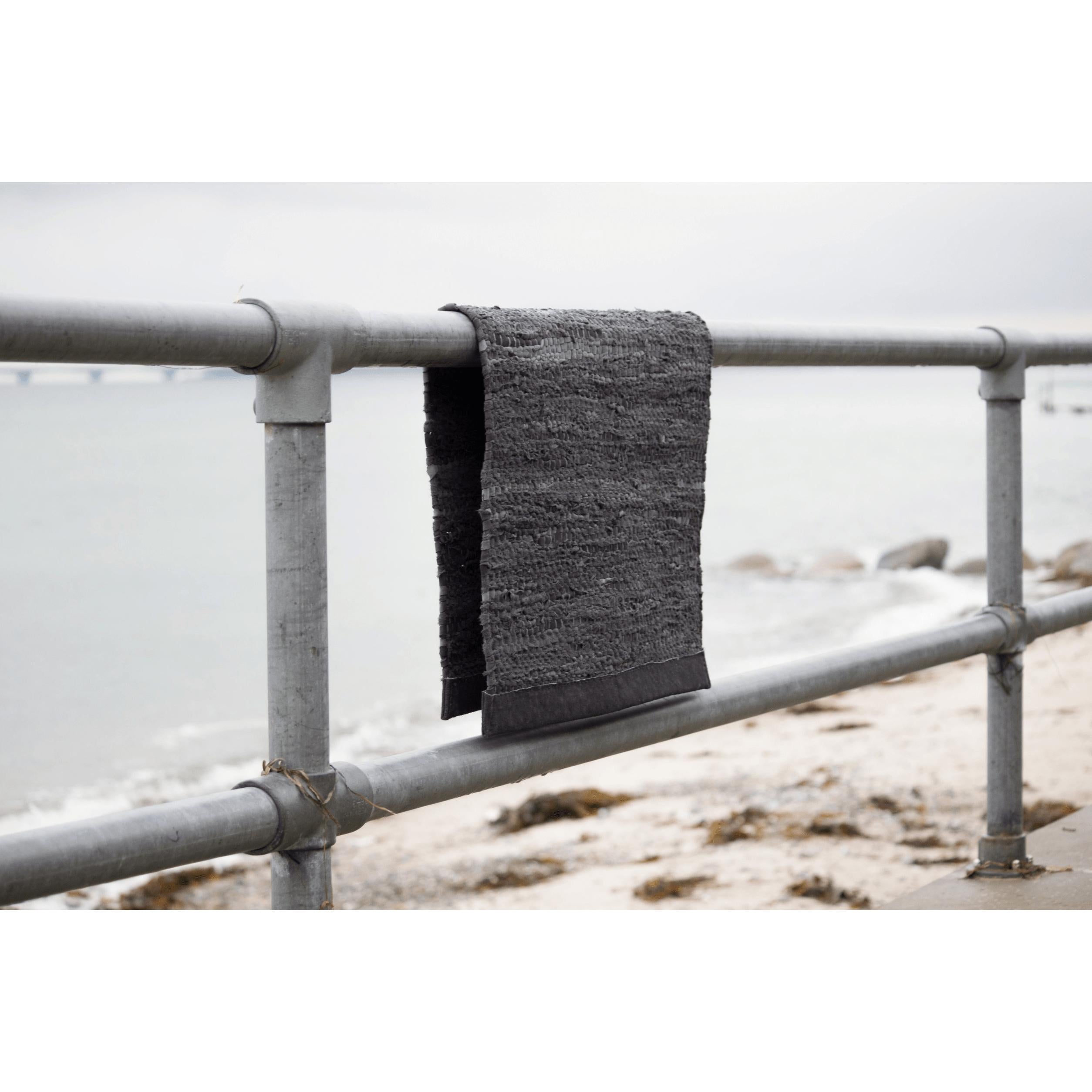 Rug Solid Leather Rug Dark Grey, 200 X 300 Cm