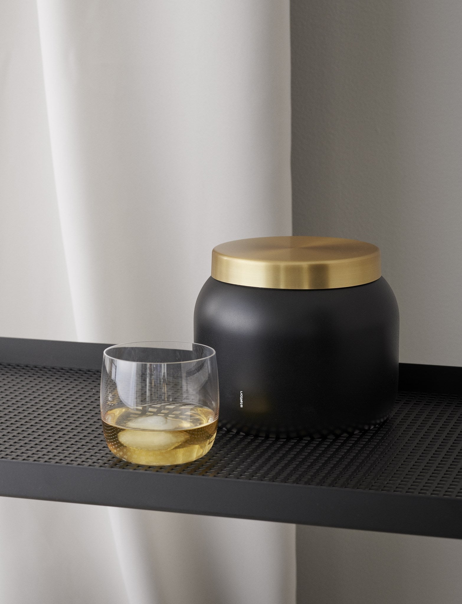 [product_category]-Stelton Collar Isol. Ice Bucket 1.8 L, Black/Brass-Stelton-5709846026742-431-1-STE-4