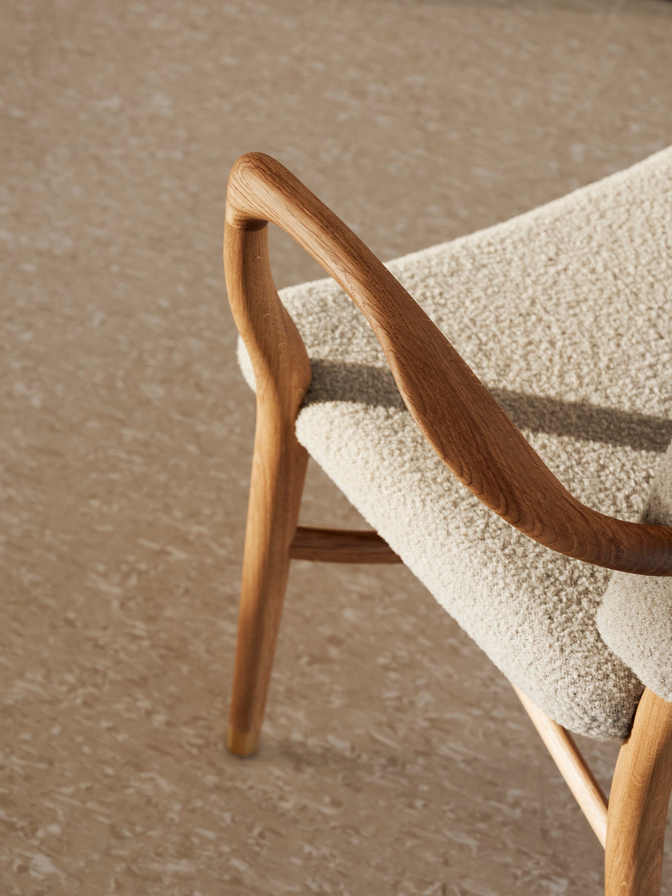 Carl Hansen VLA61 Monar ch -lænestol, egolie/baru 0410 tekstil